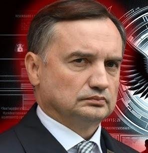 Zbigniew Ziobro przemawia na konferencji prasowej jako polityk